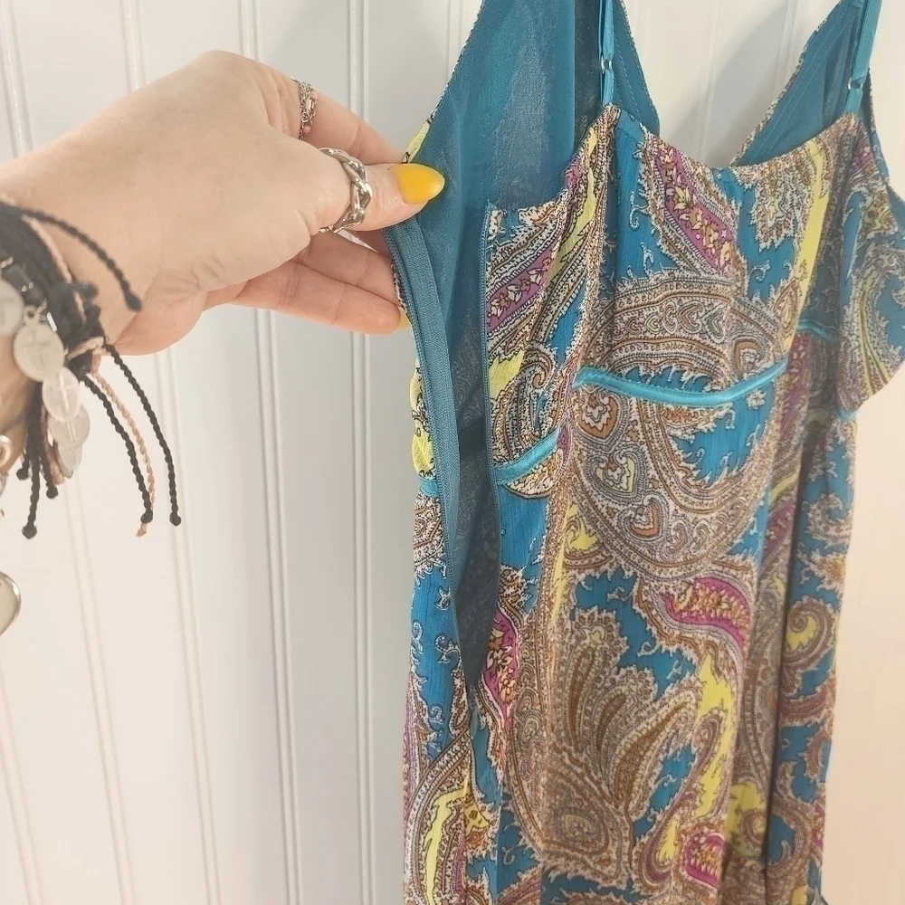 Poppy Garden sleeveless lightweight dress bright paisley colors accented w/ blue - Picture 6 of 8